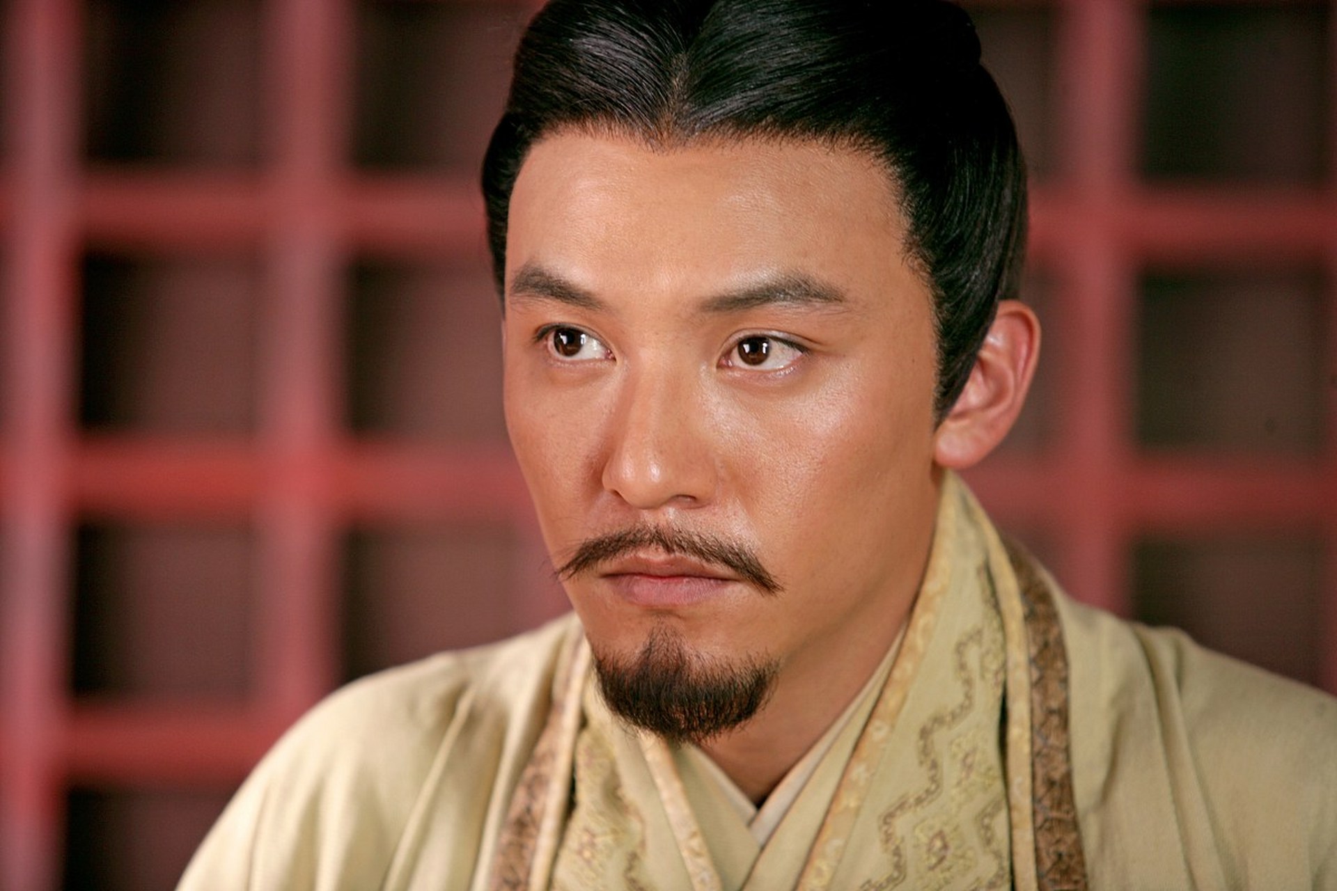 公元208年,13岁的曹冲病逝,他的朋友周不疑悼念后离开.曹操立刻说:"去