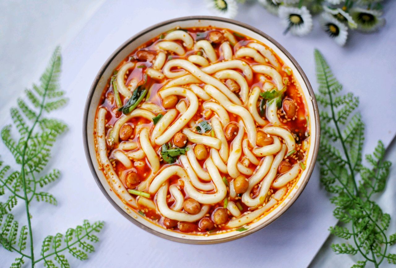 大厨教你在家做酸辣土豆粉,开胃爽口,香辣过瘾,学会开店没问题