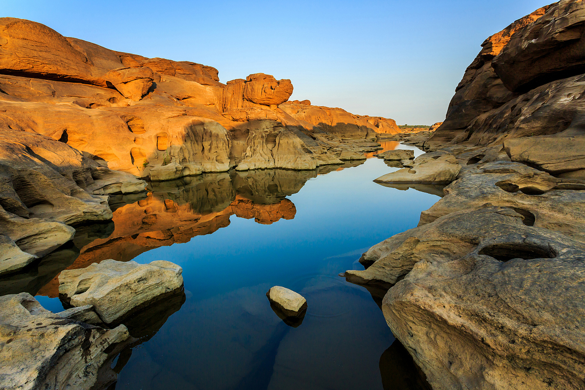 奇遇那拉提#新疆那拉提海上魔鬼城景区位于新疆喀什地区莎车县境内