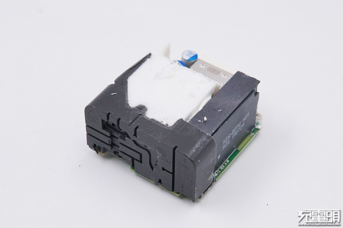 新款华为40w超级快充充电器深度拆解