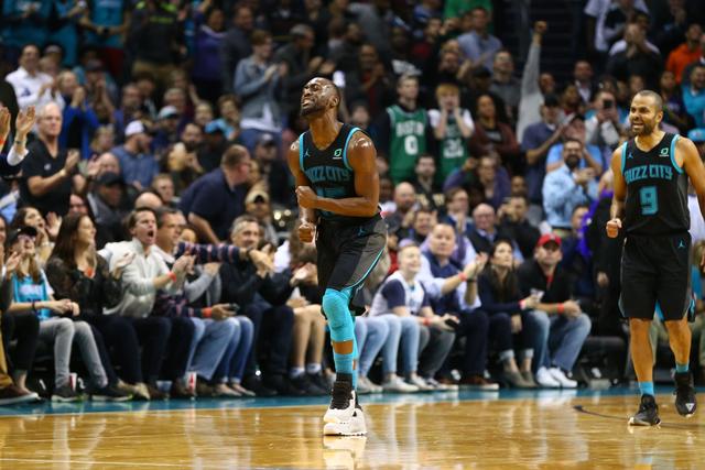 肯巴-沃克不甘总做悲情英雄,变身超巨要带黄蜂飞上九天