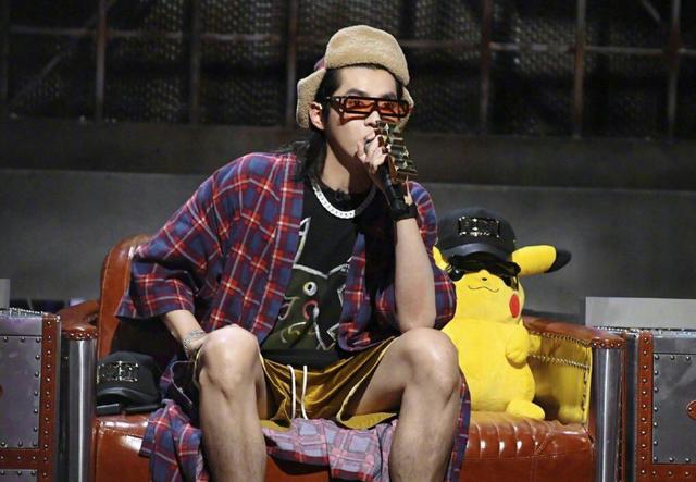 吴亦凡扮演光头强,剃了光头颜值也很强