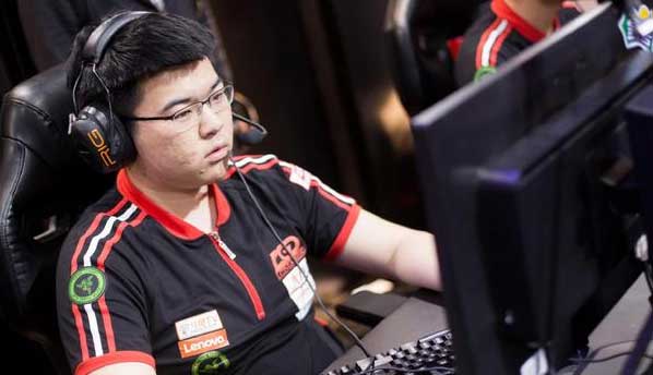 还没有放弃lol?韦神在直播中透露:回lpl可以,不过lgd先还钱