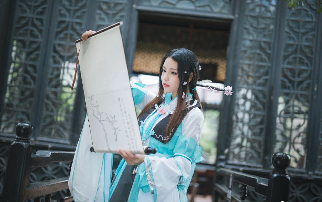 雪河琴萝:-九疑-  摄影后期:st團隊_mr導演  排       版:鱼九_九九归