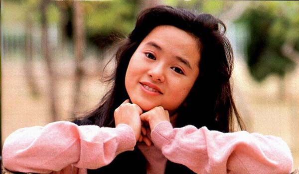 刚出道很美,但很快就长老长残了的女星,她离婚吸毒太可惜