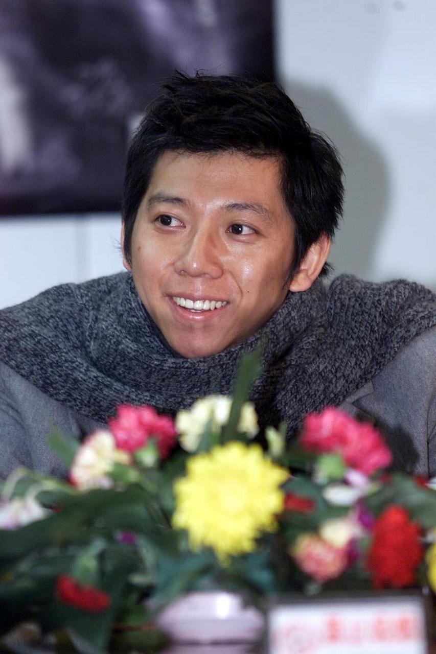 胡海泉(hu haitan)是一位中国著名歌手和制作人,他的音乐作品受到了