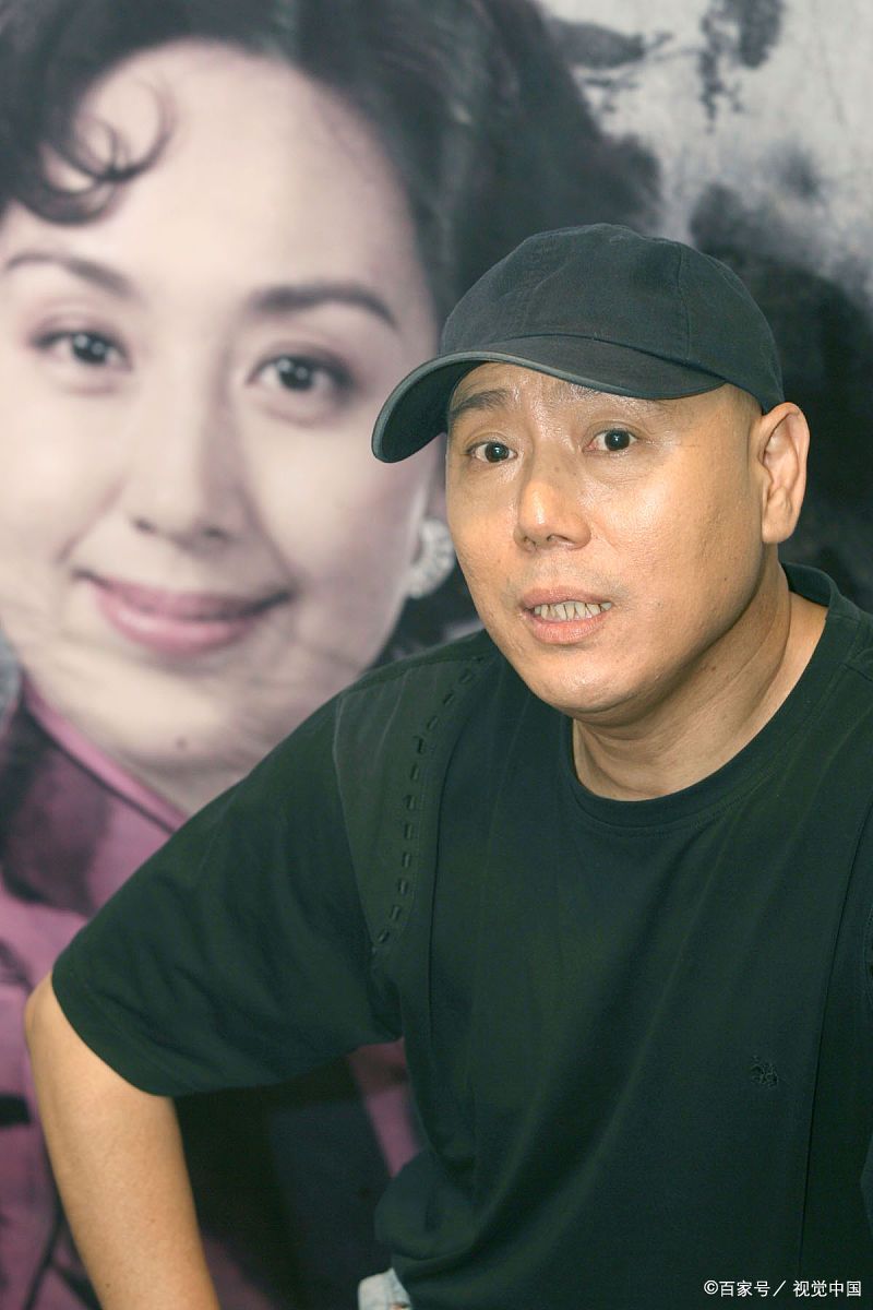 1993年,身价过万的李诚儒将妻子和6岁的儿子赶出家