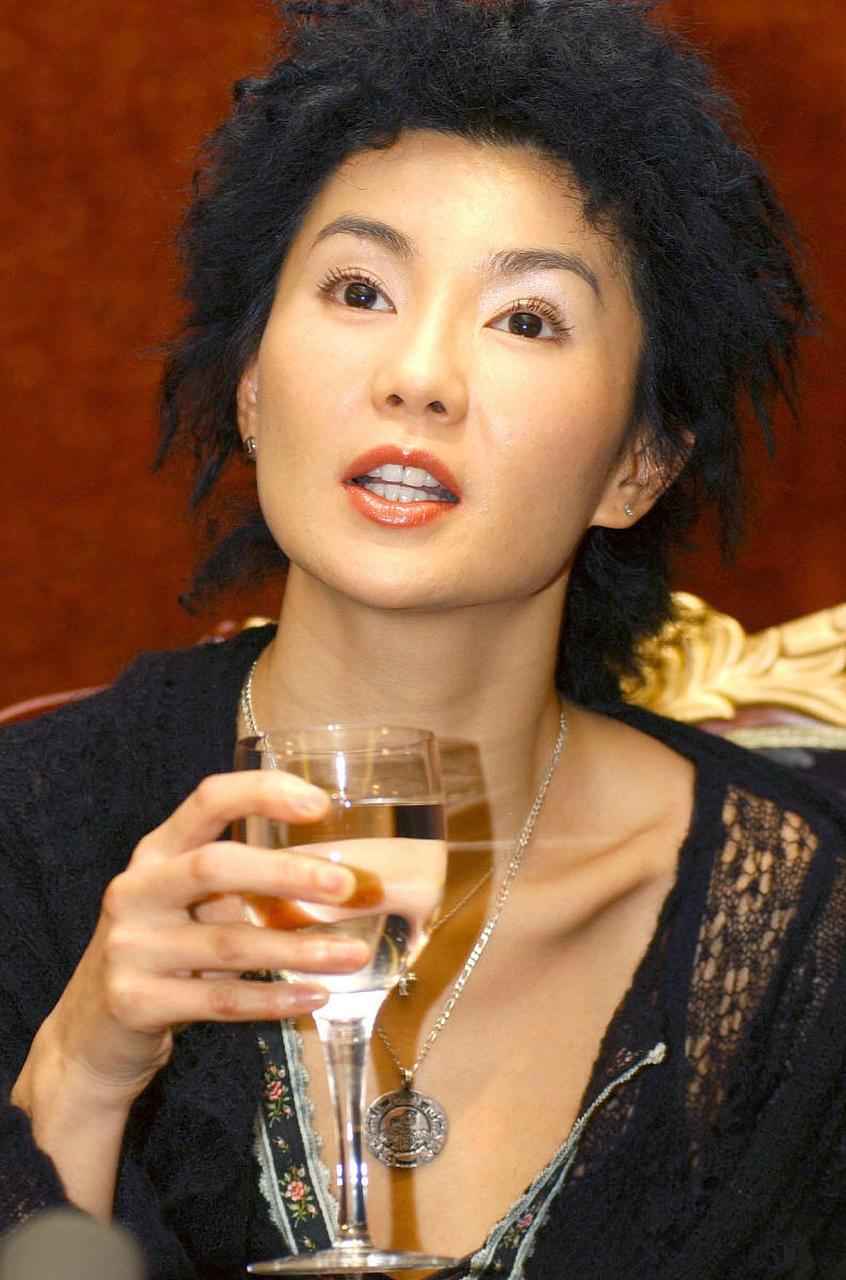 听说现在流行爆改# 张曼玉,一个让世人瞩目的名字,她的一生充满了