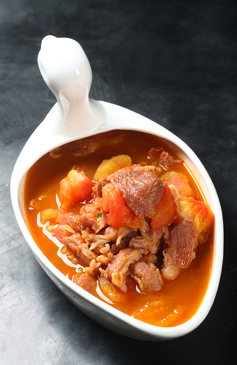 97 秘制家常西红柿炖牛腩!颜色鲜亮,香气四溢.