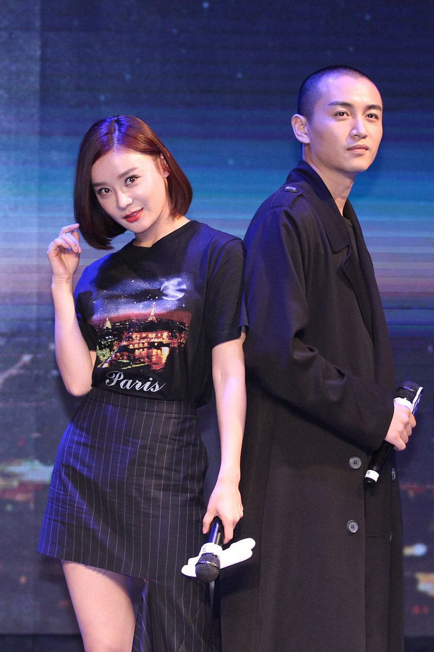 一次,陈晓给袁姗姗打电话,袁姗姗调侃道:"你最近变帅了吗?