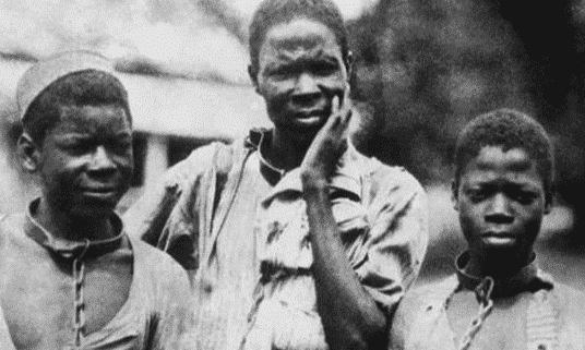 运输黑奴时,为什么"不论男女"都要扒光?原因揭露人性丑恶