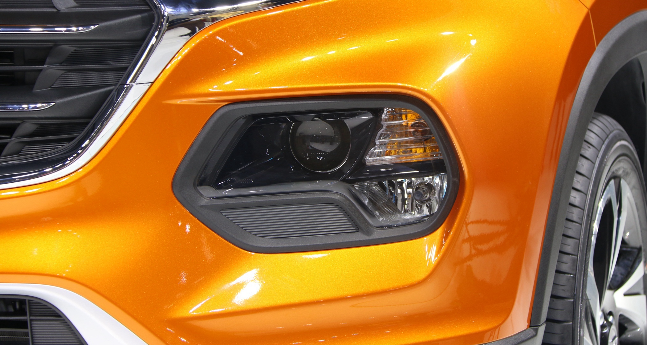 这款车的雾灯设计的很是新颖,小编是十分的喜爱