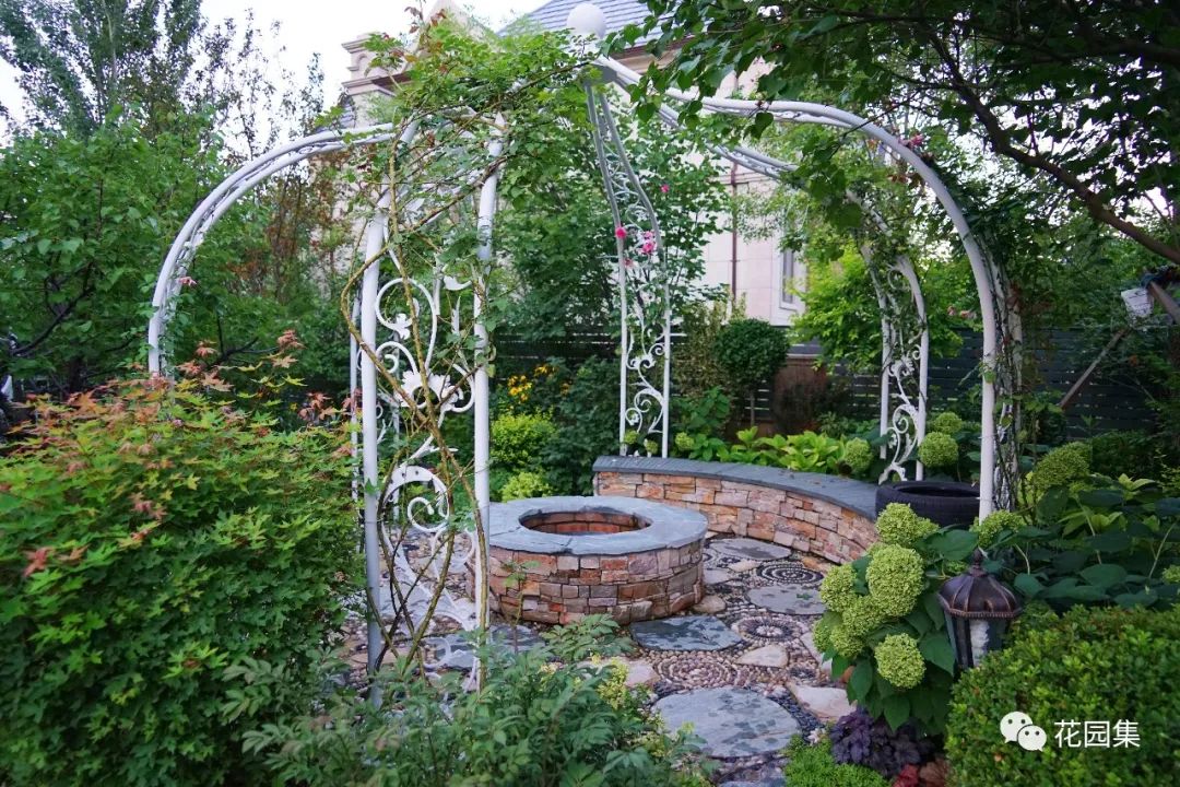 走进这个四季分明的欧式花园,感悟岁月的流转变化,别有一番滋味