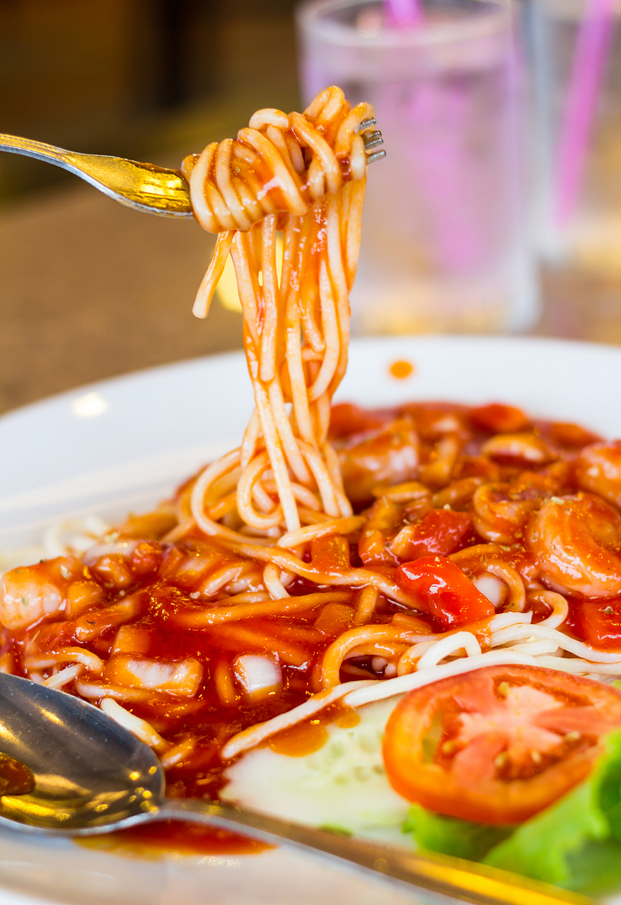 冬日美食烟火气# 西红柿鸡丝面 西红柿鸡丝面,这道菜面条滑爽,汤窒适