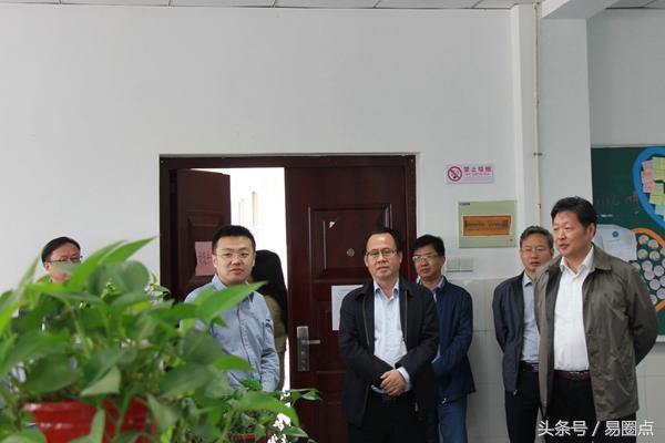 丁明哲副区长慰问全区高三师生