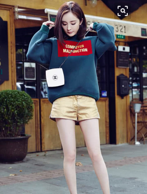 女星们穿短裤,柳岩性感,热巴可爱,但我只服最后一位!