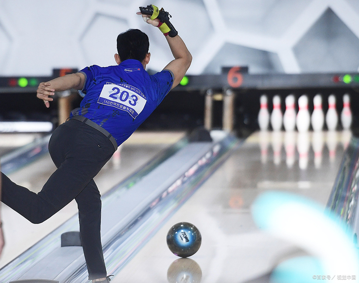 细节优雅的运功,一起了解,打保龄球标准动作
