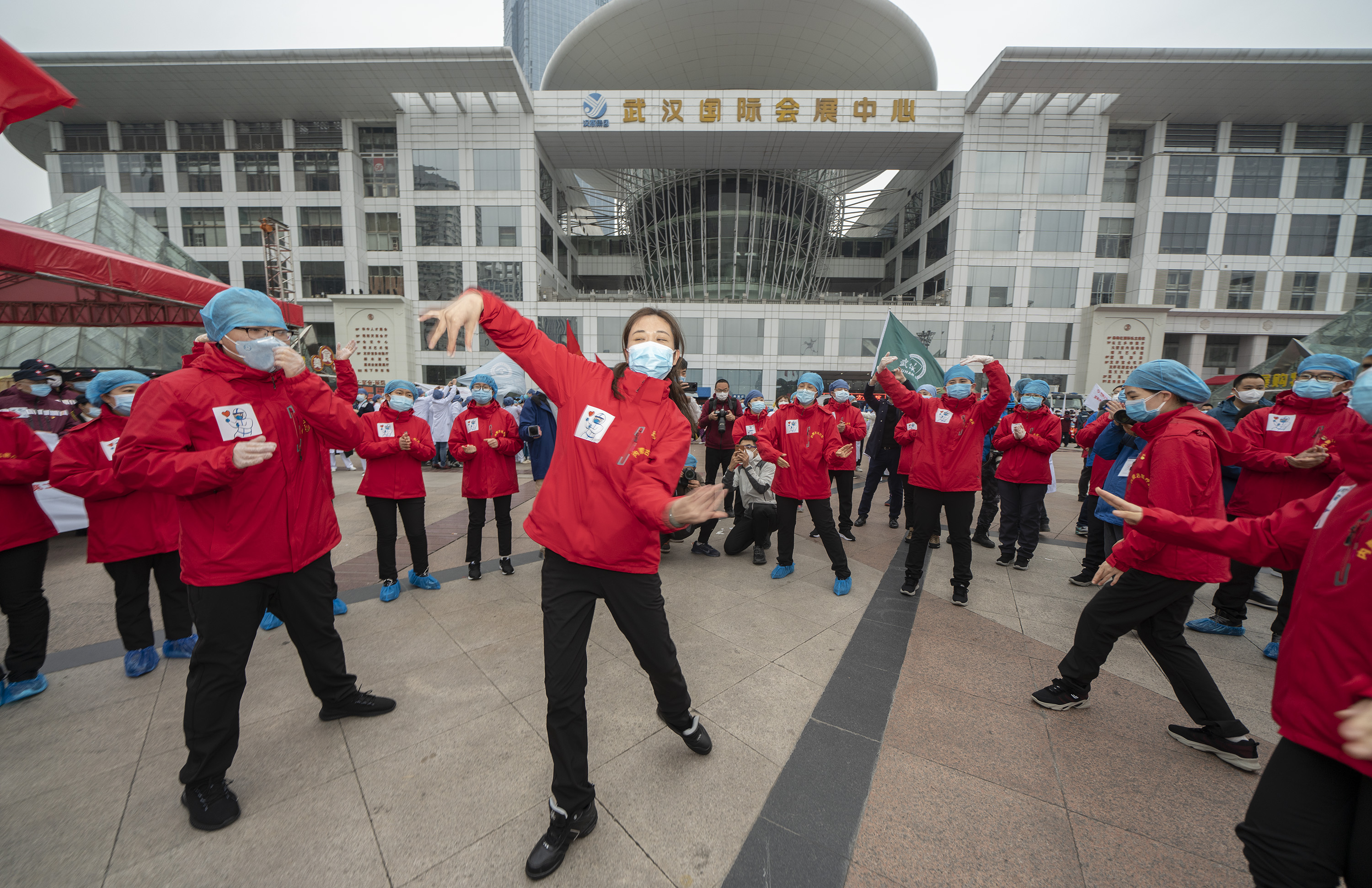 武汉方舱医院跳舞图片