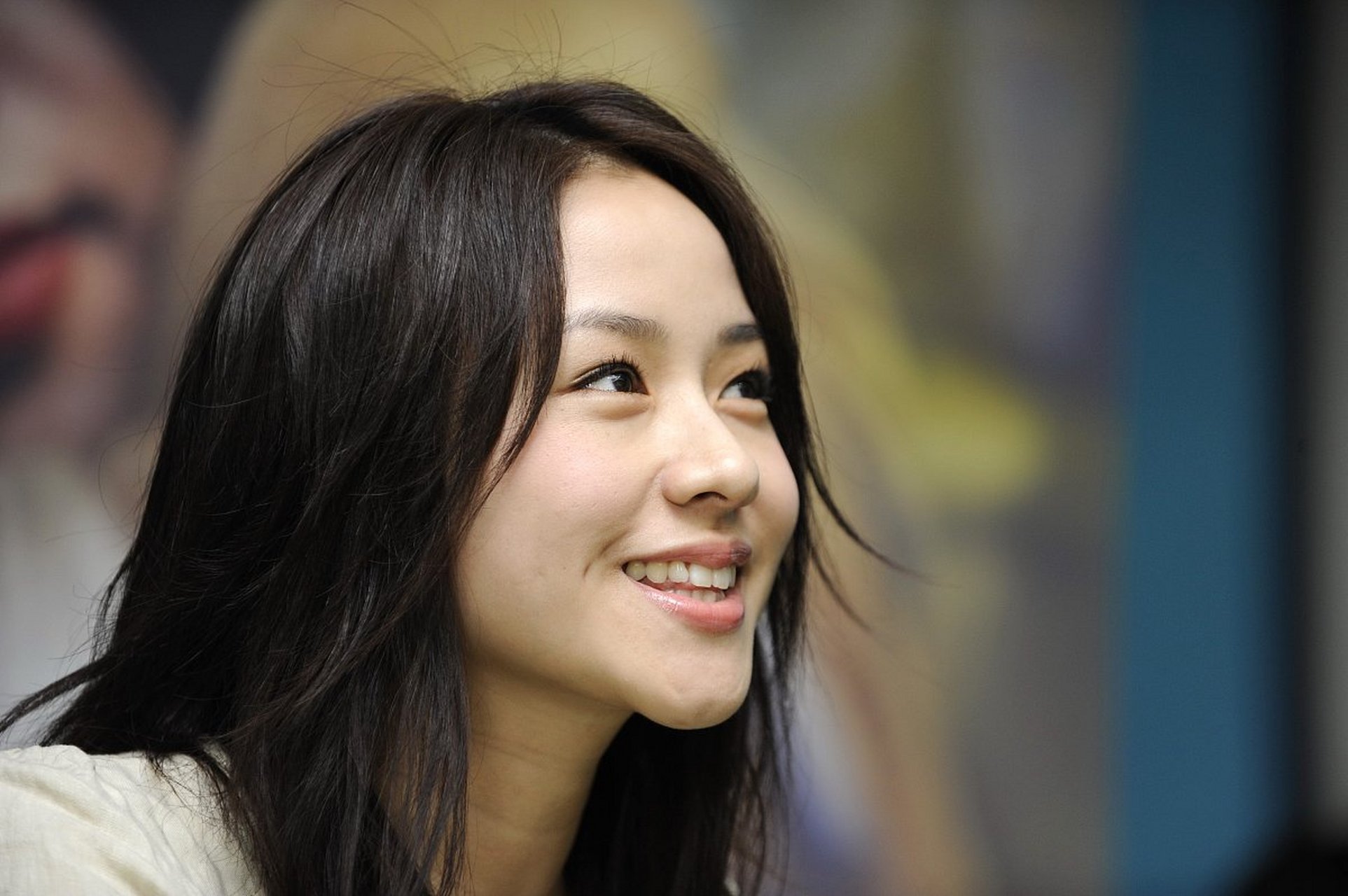 【香港金马影后林嘉欣宣布与丈夫离婚】 7月28日,香港金马影后林嘉欣