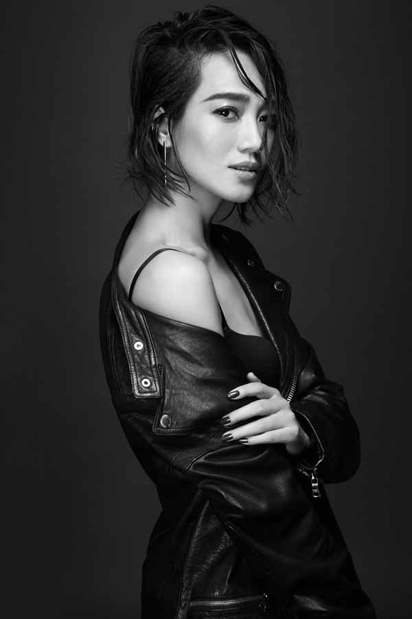 朱丹妩媚大片曝光,演绎别样诱惑 转载自百家号作者:海蓝视界