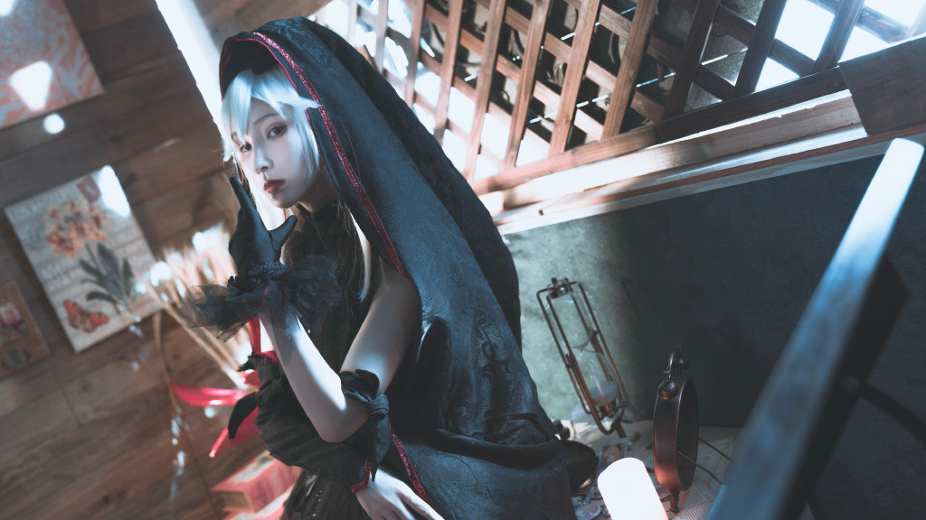 魔女之泉艾露迪cos:跟家里的玩偶一摸一样