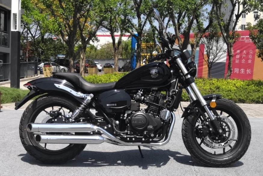 力帆v16不够帅就看它,漂亮霸气,250双缸水冷符合国四,1.8w起