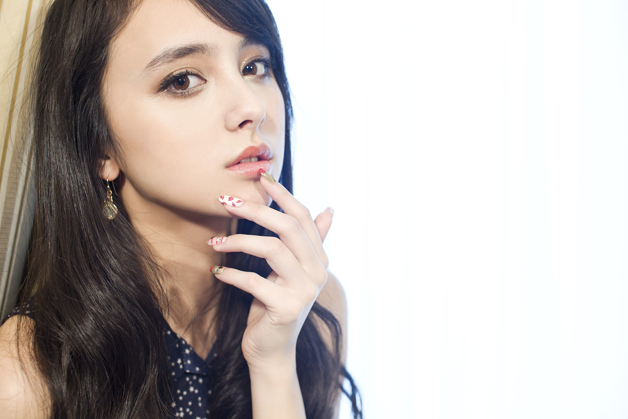 病娇文,他笑道"你最好祈祷他是爱你的,否则我把你扔海里喂鱼"