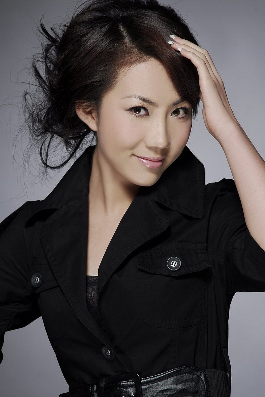 我来说两句:女歌手郭涛是1988年出生的,今年大概35岁了,是大陆女歌手