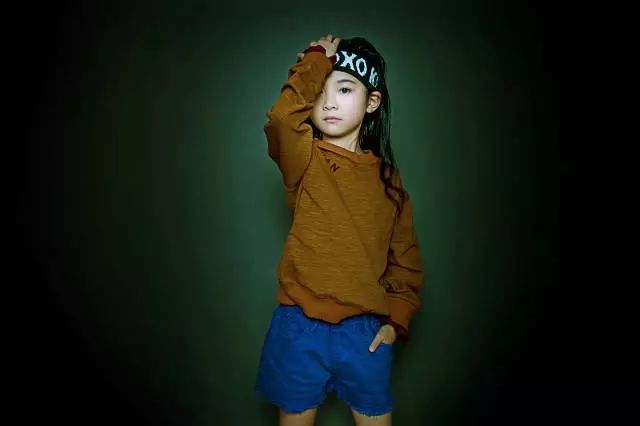 蒋佳雨彤:天资聪慧,超萌的古怪精灵!