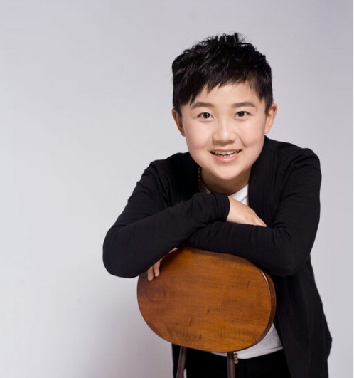 曾经的小不点贾云哲如今身高已经1.6米,谣言不攻自破