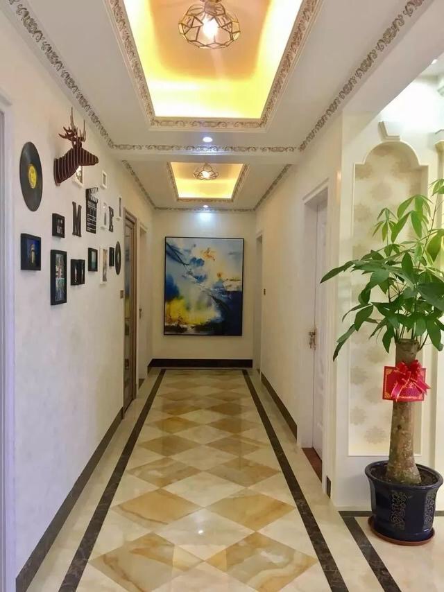 7,波打线结合深浅色的抛釉砖,效果也不错.