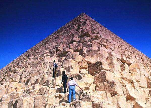 埃及金字塔有多高图片