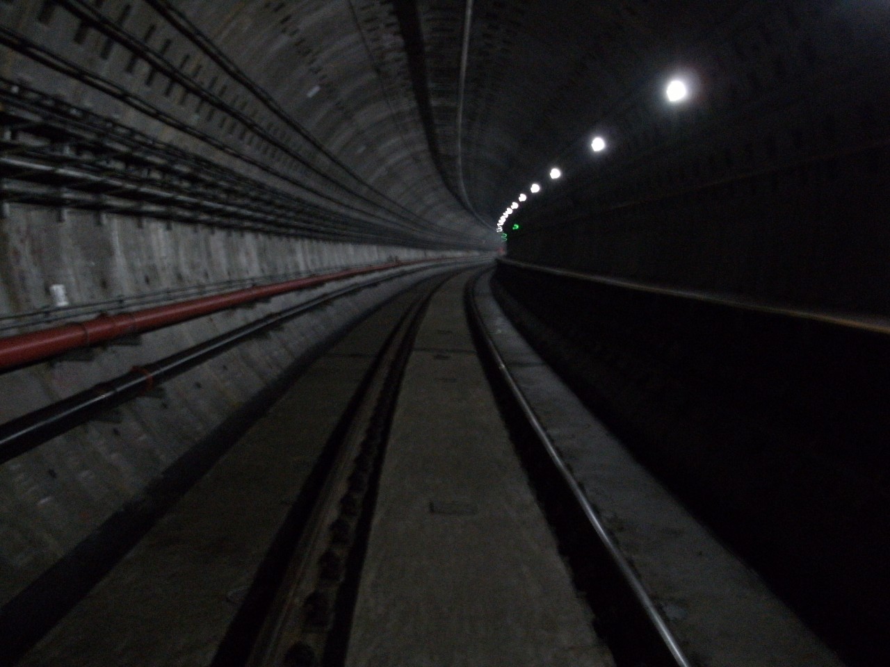 三思近万套隧道灯保障地铁运行管理