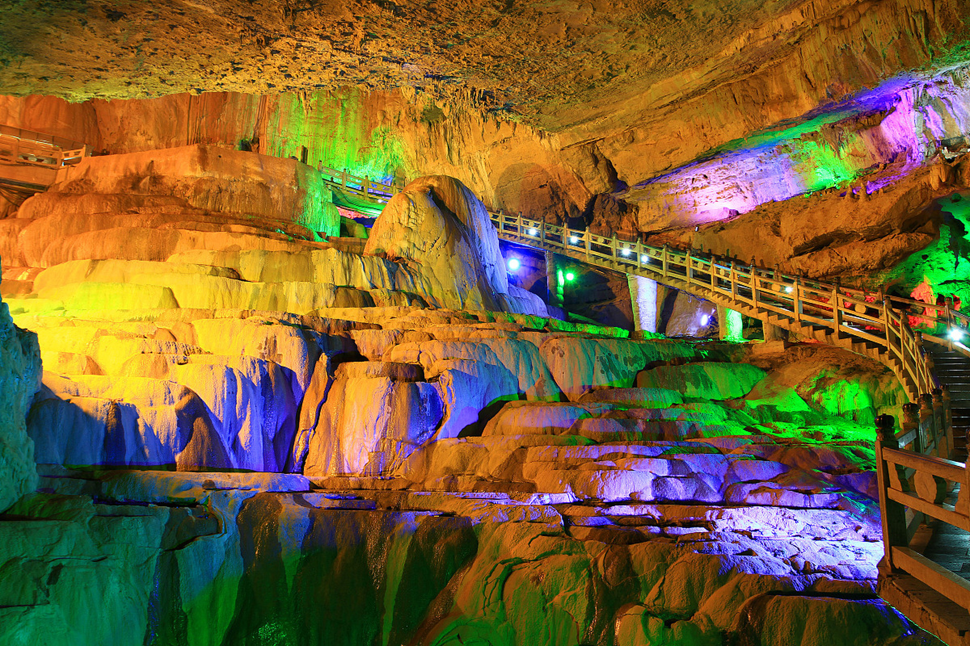 端午避暑地# 今天我来和大家分享一次我在云南九乡溶洞的端午避暑之