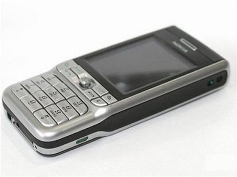 诺基亚3230测评:第一款可以被视为中产阶级的智能手机