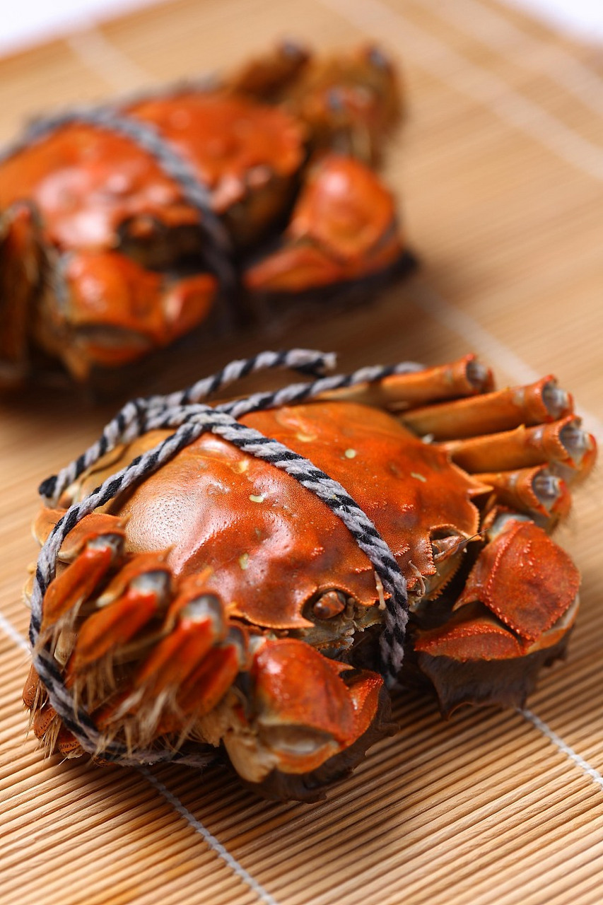 今天中午的聚餐,上来一份大闸蟹