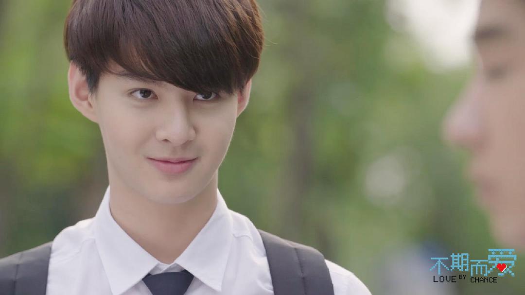 男主剥虾却上了热搜,《不期而爱》究竟是什么神剧?