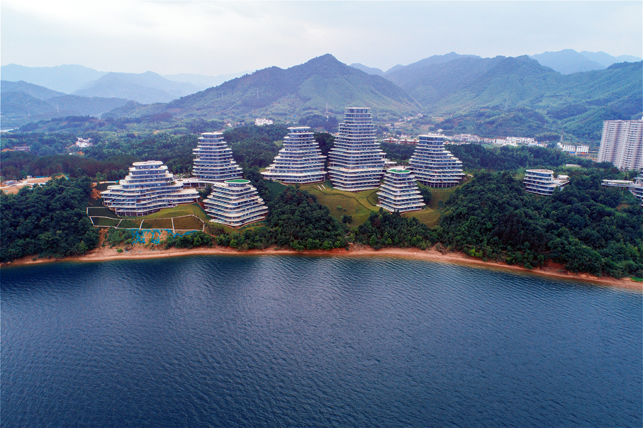 黄山太平湖公寓,像是有别于传统村庄的一种新型垂直村落!