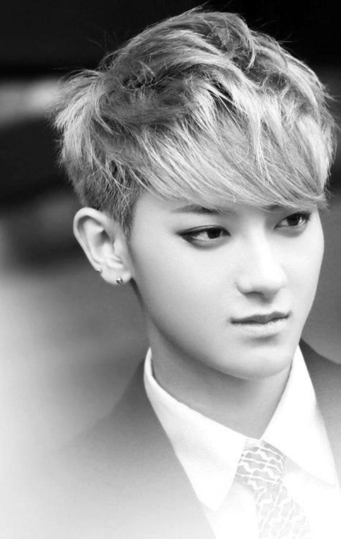 先放一张wuil韬韬的帅照,颜值是真的赞.天生我卧蚕,真心羡慕啊!