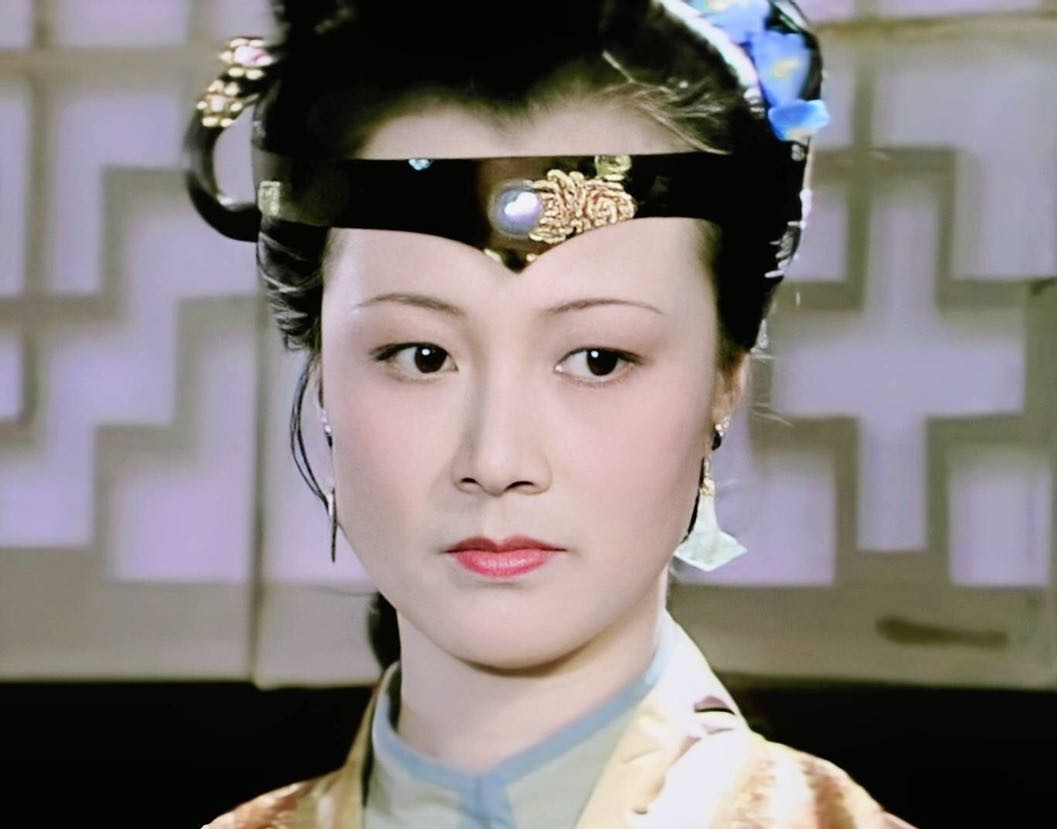 87红楼梦:都说她是最美王熙凤,王贵娥却说她五官太硬,不合适