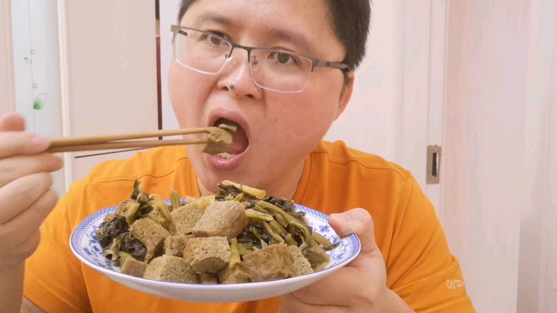 东北夏天随处可见的菜,每家都存一些冬天吃,特别美味