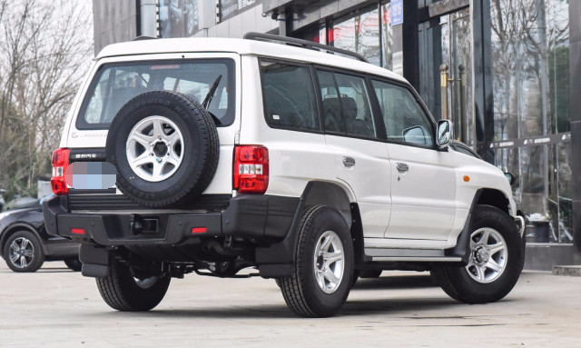 国产7座suv,军工品质,越野性能不输普拉多,才12万!