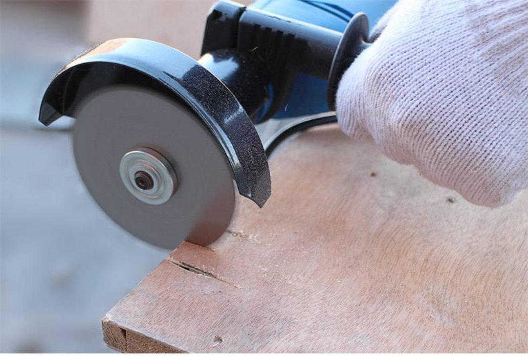 我的沉默不语,竟让朋友被角磨机切掉一根手指