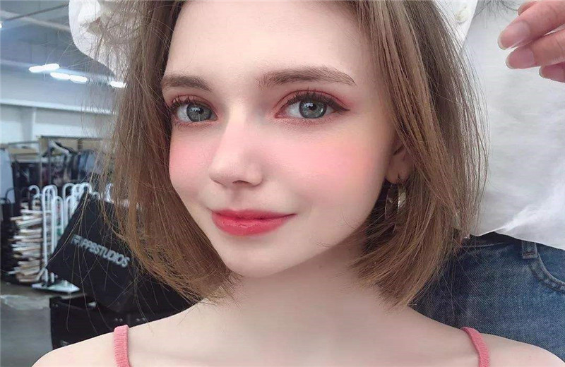 韩国"瓷娃娃模特",超越人类颜值,日本网友:欢迎过来发展