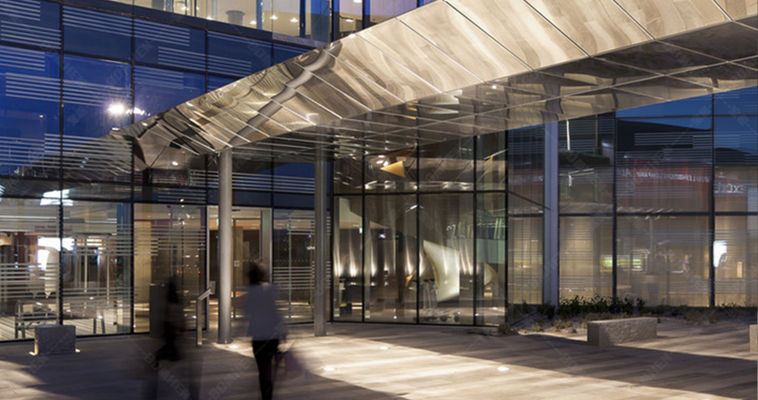 源厂定制夹丝玻璃|夹铁丝玻璃夹绢丝玻璃及夹金属丝玻璃详细描述