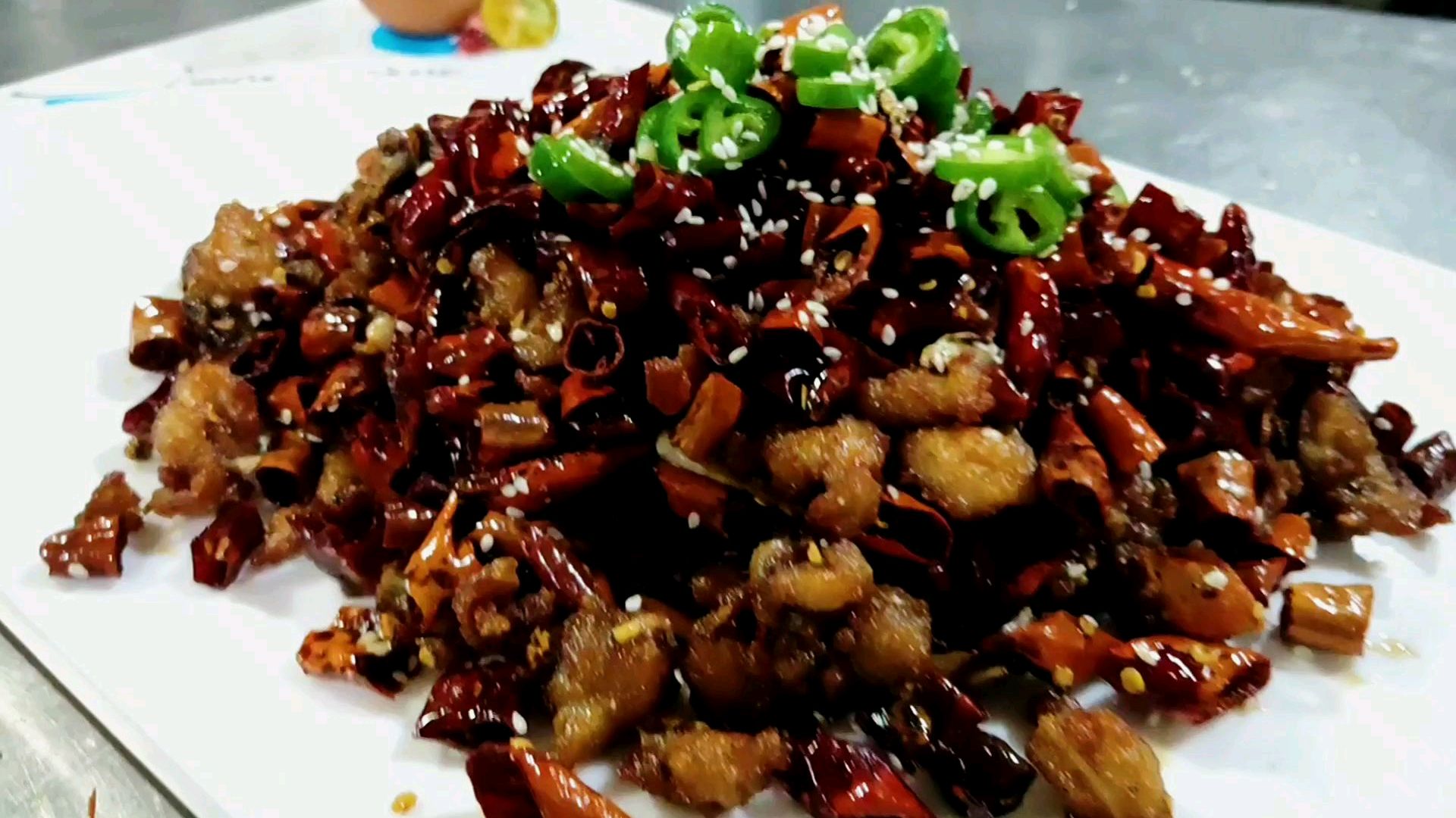 大厨教你烹饪最好吃辣子鸡,鲜酥不柴.香辣解馋,好吃不胖人