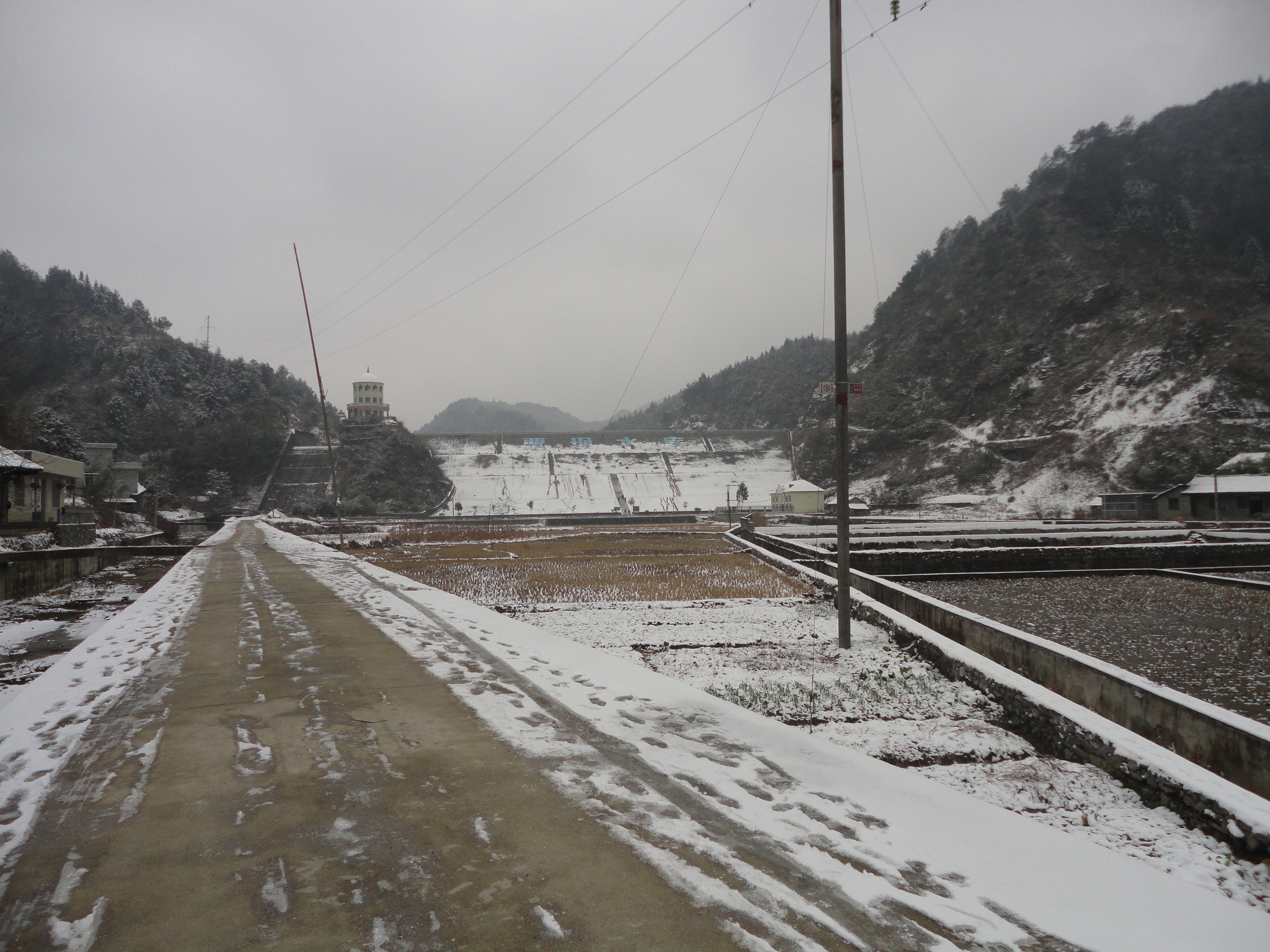 冬季的田野 地理位置:湖南省湘西自治州龙山召市社区贾坝村 游玩建议