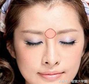 "劳碌命"女人的面相,注定奔波劳碌一生,无福可享