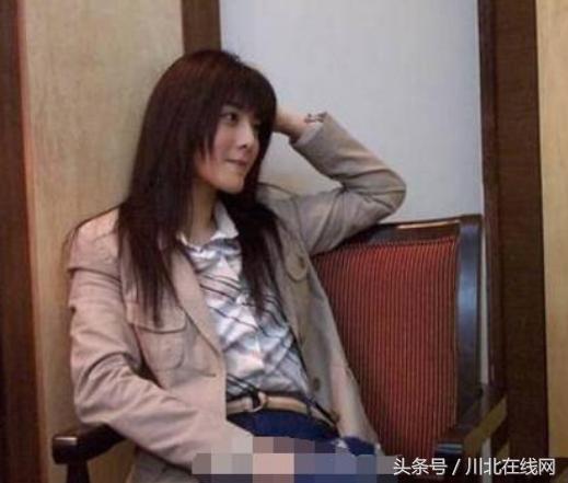 范冰冰14年前旧照 跷二郎腿眼神犀利这很范爷