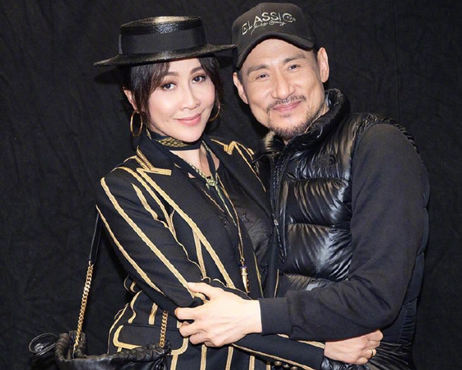 为友谊干杯!张学友凌晨发文求助刘嘉玲,刘嘉玲支招显露情商